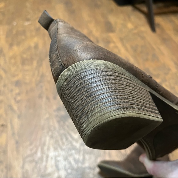 Rock & Candy Lipton Brown Microseude Booties Chelsea Ankle Boots Womens Size 9 - Picture 9 of 15